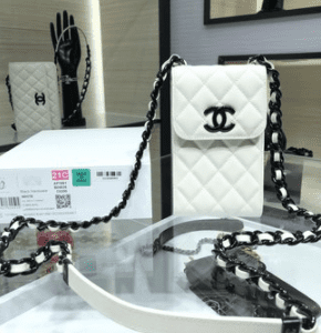 Clutch Chanel Grainy Calf Leather