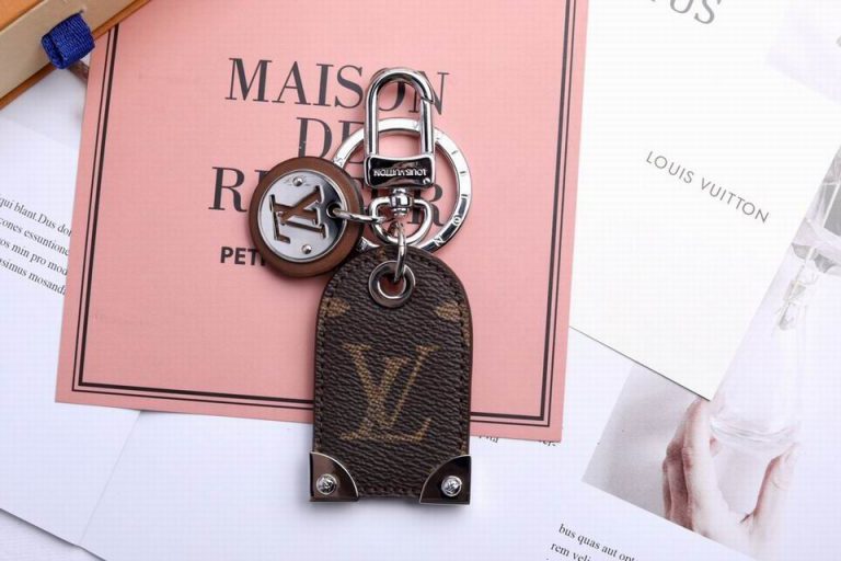 Chaveiro e Bag Charm Louis Vuitton “Monogram Canvas”