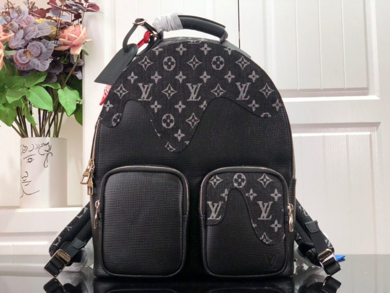 Mochila Louis Vuitton Multipocket “Monogram/Black”