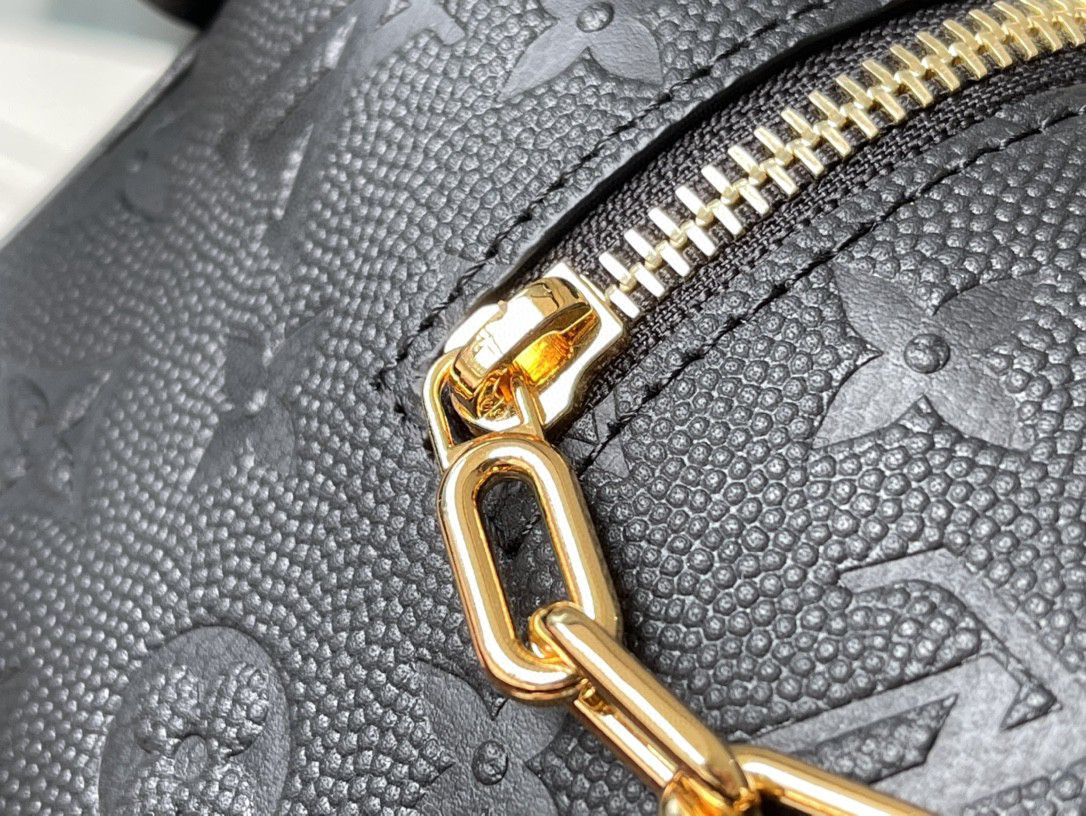 Dopp kit cloakroom leather bag Louis Vuitton X NBA Black in