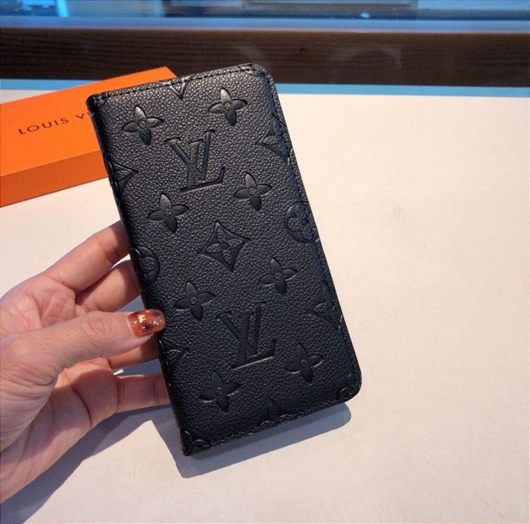 Capa Para Celular Louis Vuitton “Monogram/Black”