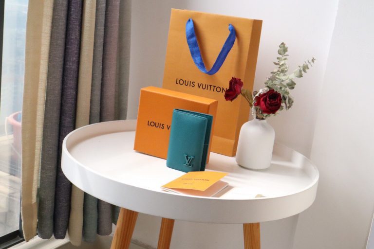 Carteira Louis Vuitton “Ocean Blue”