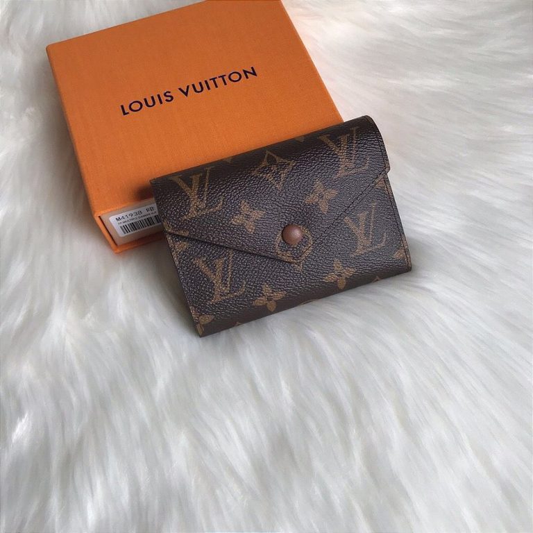 Carteira Louis Vuitton Victorine Monogram “Brown”