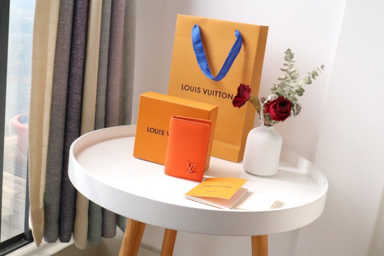 Carteira Louis Vuitton “Orange”