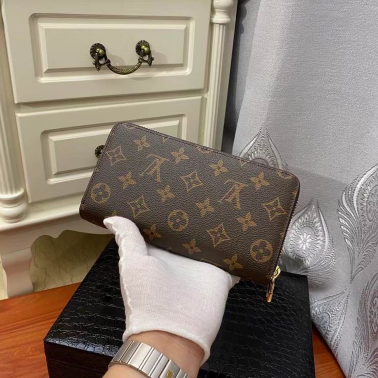 Carteira Louis Vuitton “Monogram Brown”