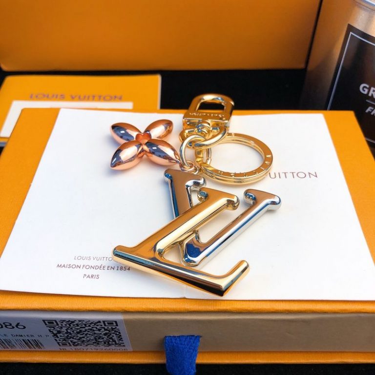 Chaveiro e Bag Charm Louis Vuitton New Wave