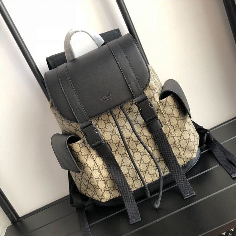 Mochila Gucci GG Supreme “Black / Beige”