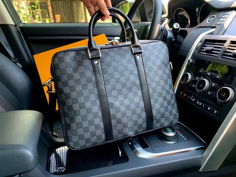 Pasta Louis Vuitton Voyage PM “Damier Graphite”