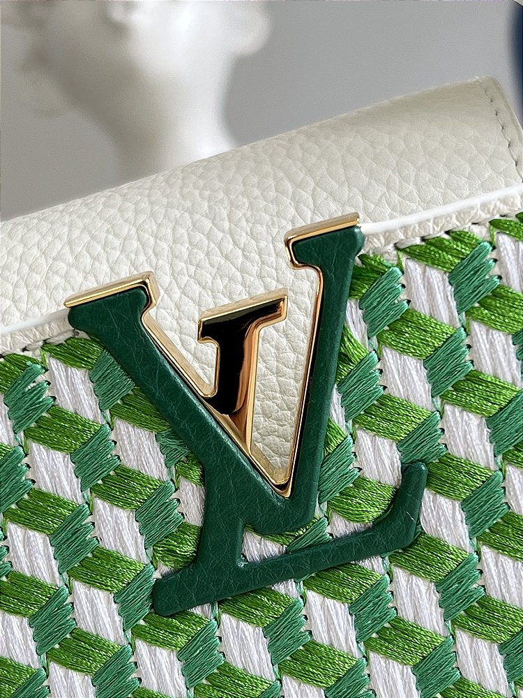 Bolsa Louis Vuitton Capucines Branca Com Corrente - Felix Imports