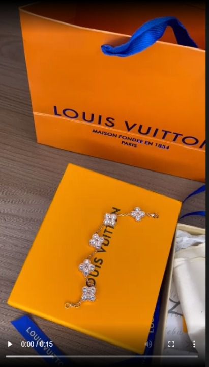 Brinco Louis Vuitton LV Gold/Crystals - Felix Imports