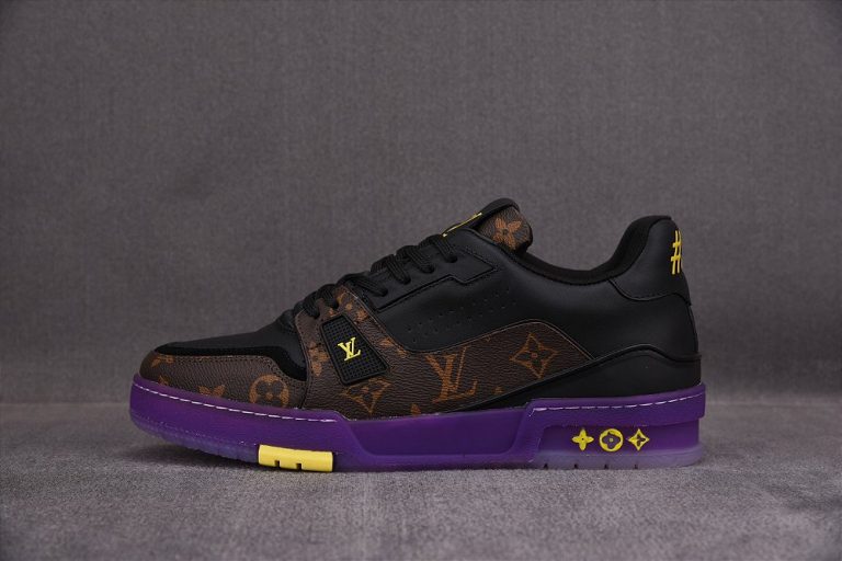 Tênis Louis Vuitton Trainer Sneaker “Black/Monogram’