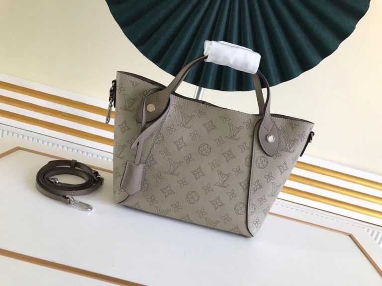 Bolsa Louis Vuitton Hina “Beige”