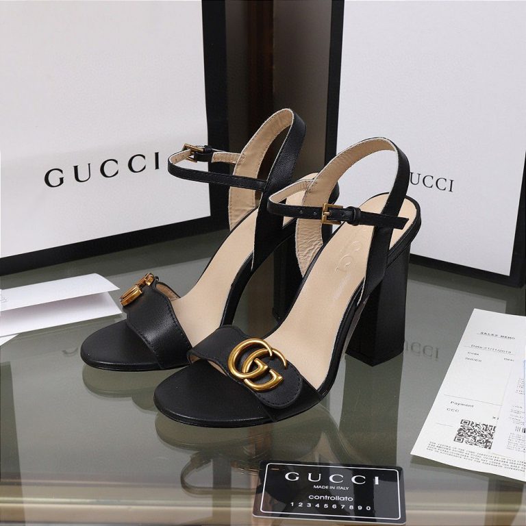 Sandália Gucci Marmont GG com salto bloco “Black”