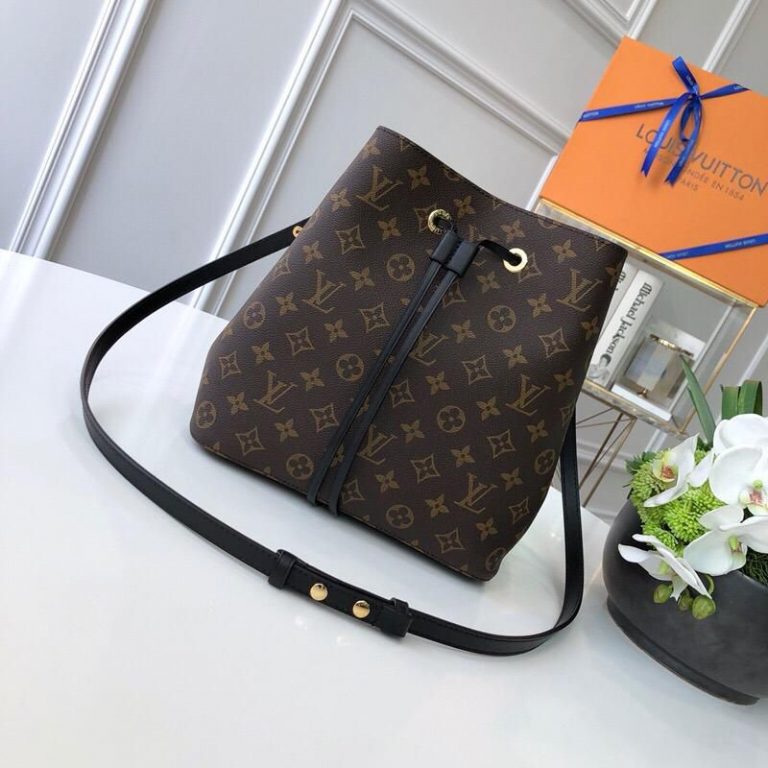 Bolsa Louis Vuitton NéoNoé “Black”