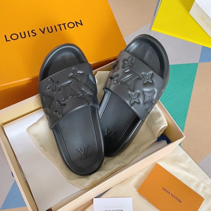 Chinelo Louis Vuitton Waterfront Noir - LLebu: A melhor experiência de  Luxo online do mundo!