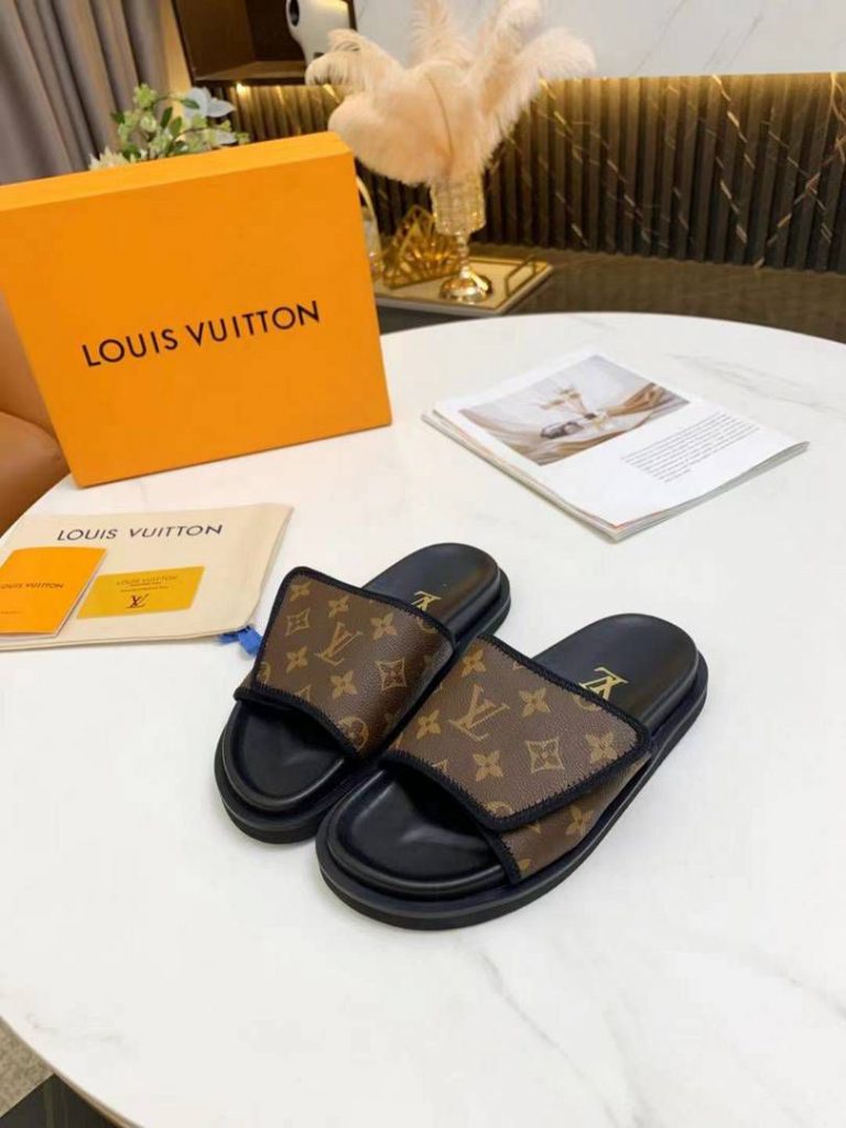 Mule Louis Vuitton Pool Pillow Monogram “Black”