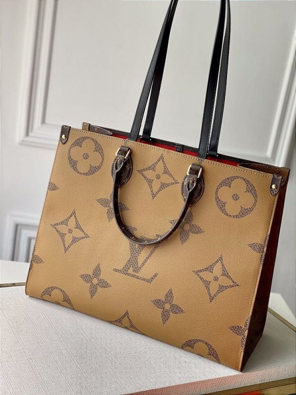 Chaveiro e Bag Charm Louis Vuitton Kirigami Pouch Monogram Canvas - Felix  Imports