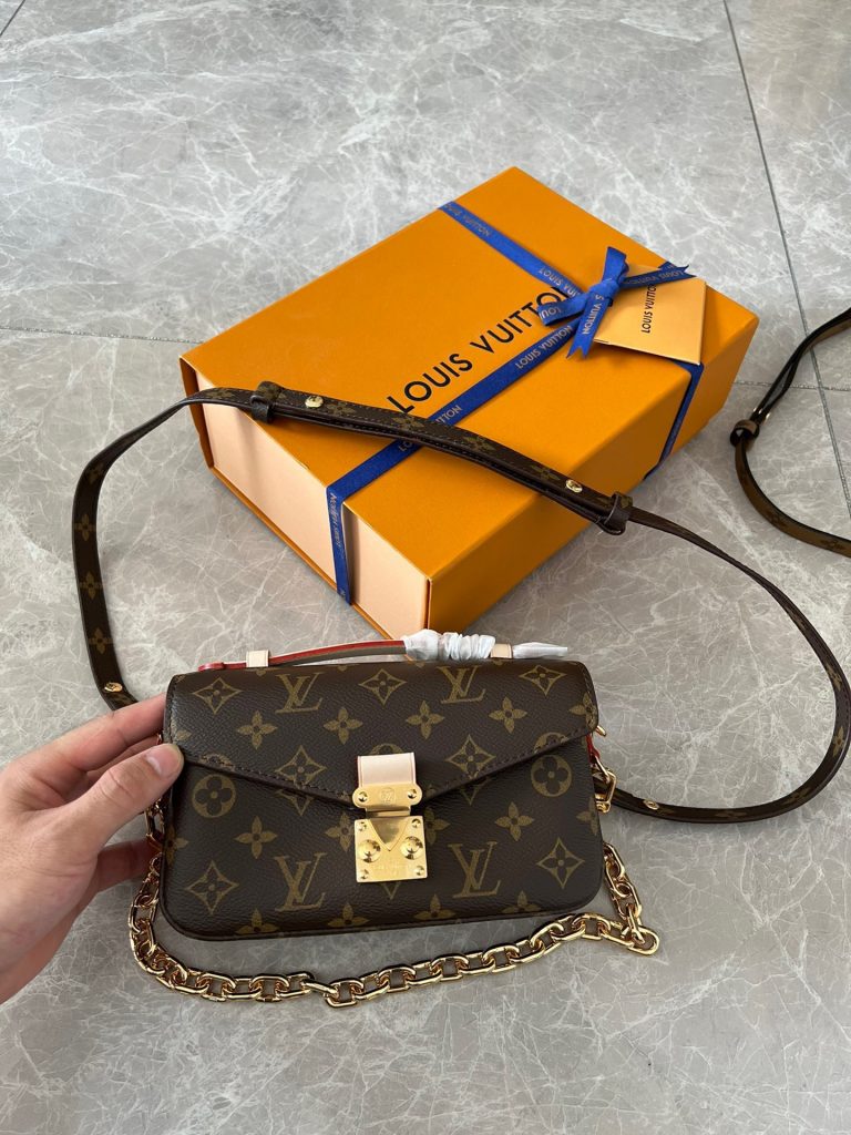 Bolsa Louis Vuitton Métis East West “Monogram”