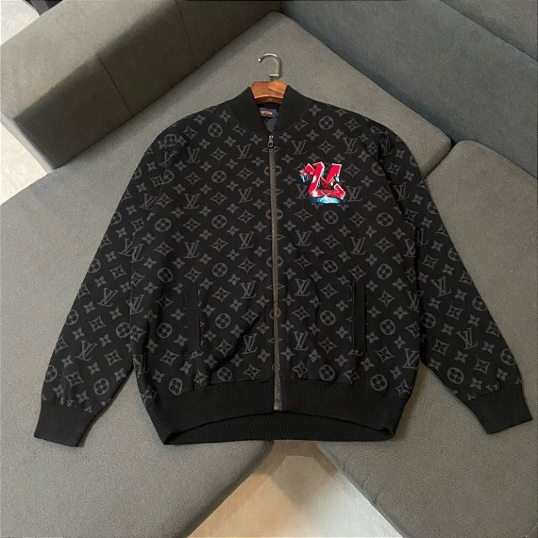 Agasalho Louis Vuitton “Monogram Black”