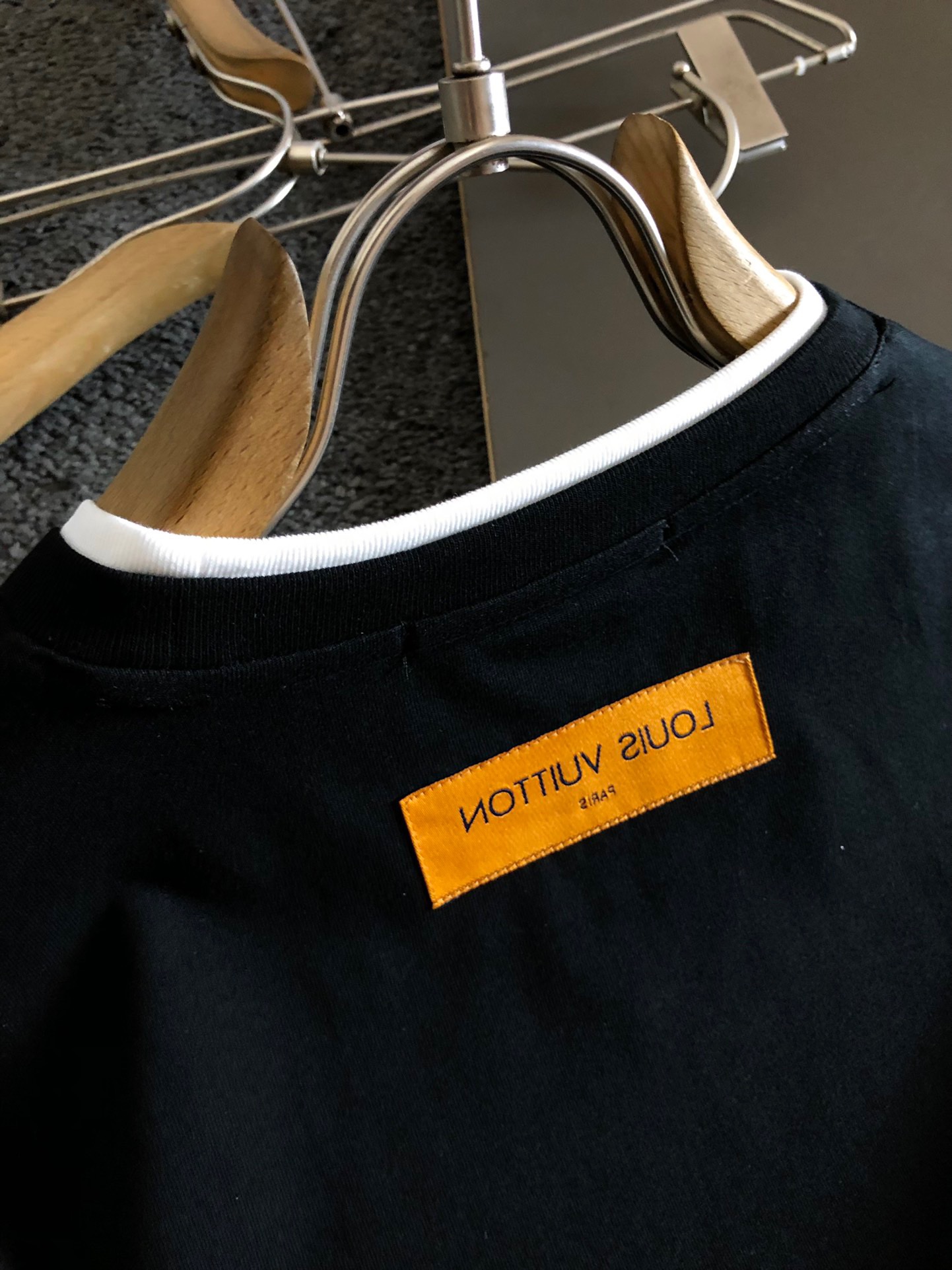 Camiseta Louis Vuitton  Camiseta Masculina Louis-Vuitton Usado