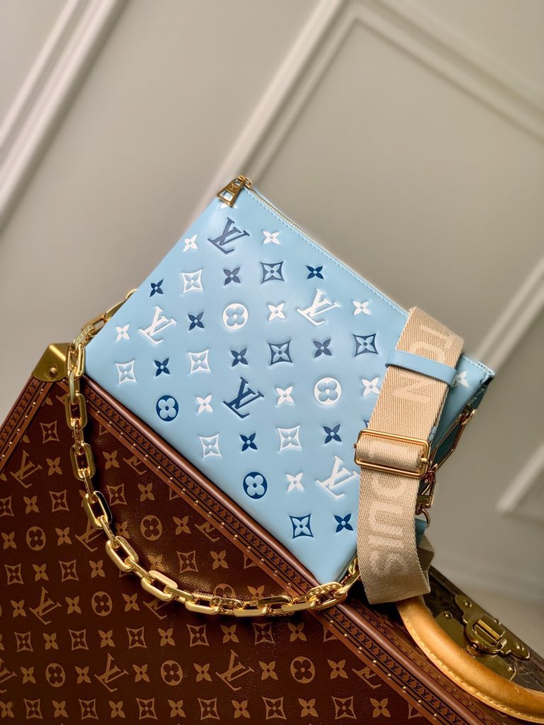 Bolsa Louis Vuitton Coussin By The Pool “Azul”