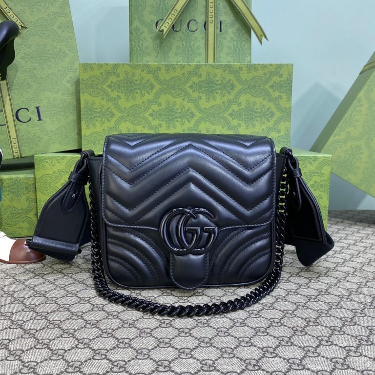 Bolsa Gucci GG Marmont Matelassé Mini “Preta”