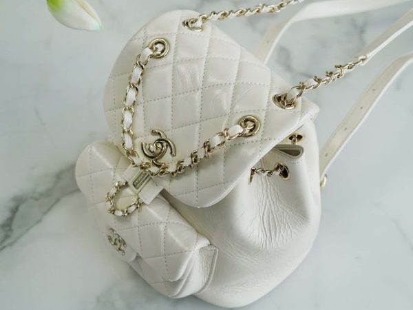 Mochila CHANEL 22C DUMA - Branca - Image 9