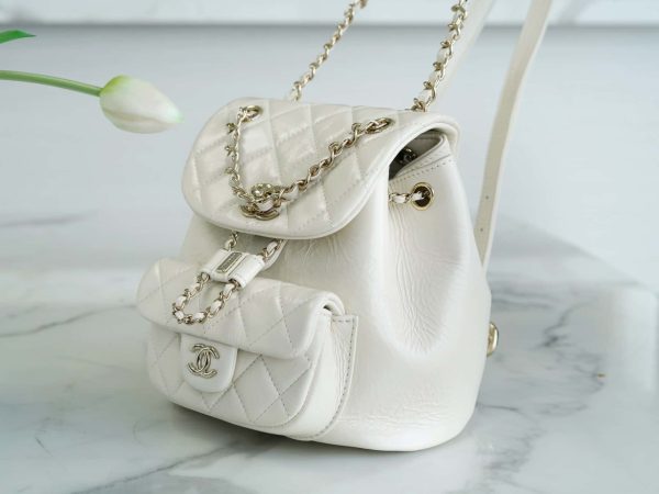 Mochila CHANEL 22C DUMA - Branca - Image 10